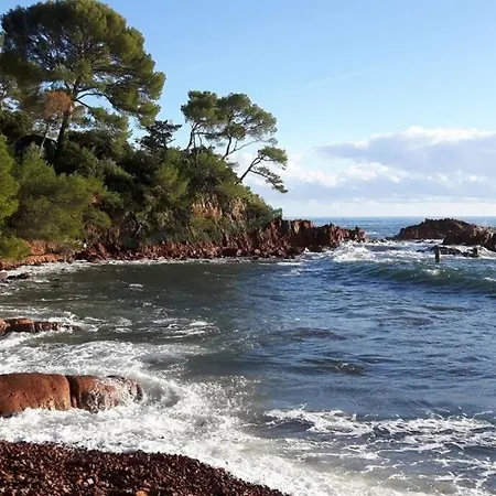 La Corniche D'or A St Raphael Saint-Raphaël