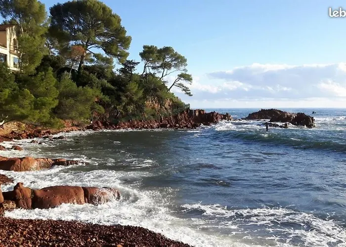 La Corniche D'or à St Raphael Saint-Raphaël
